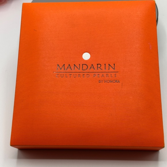 Honora Mandarin Pearl Necklace & Bracelet Set – Pink Leather & White Pearls - Picture 2 of 5